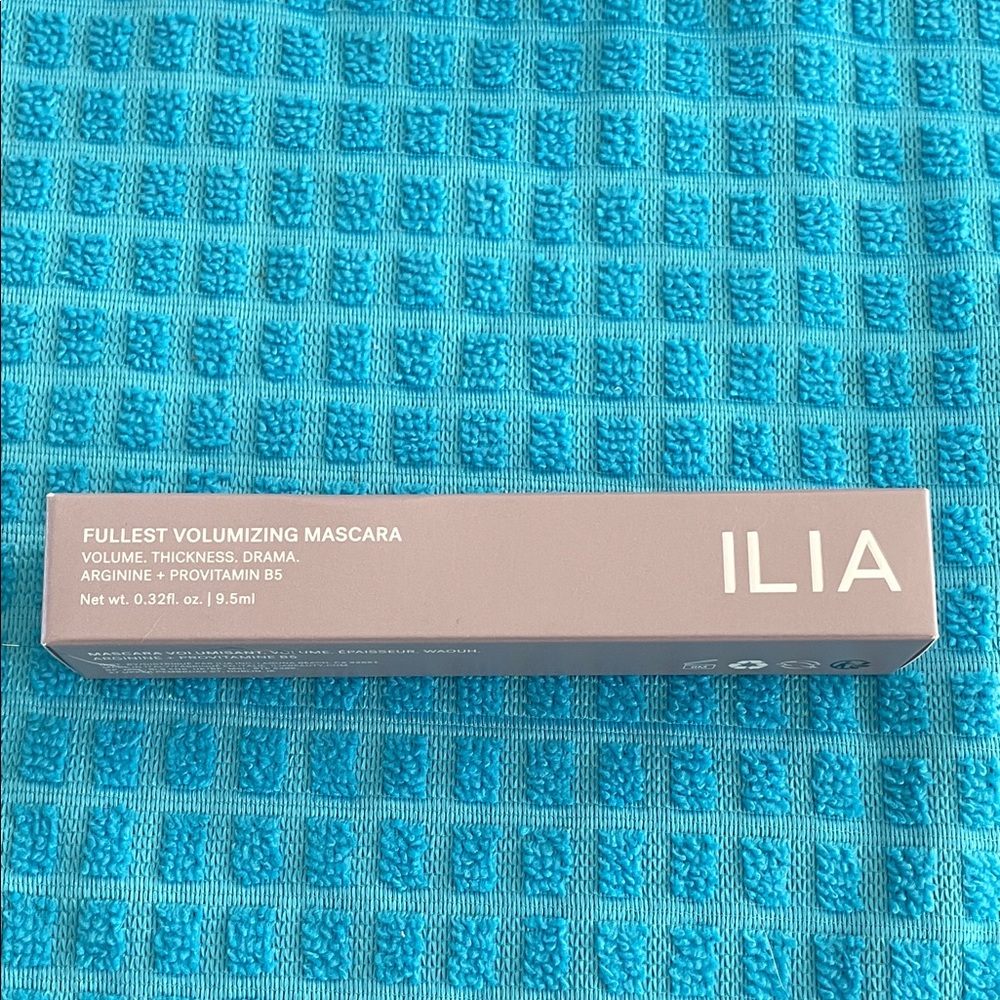 ILIA Fullest Volumizing Mascara